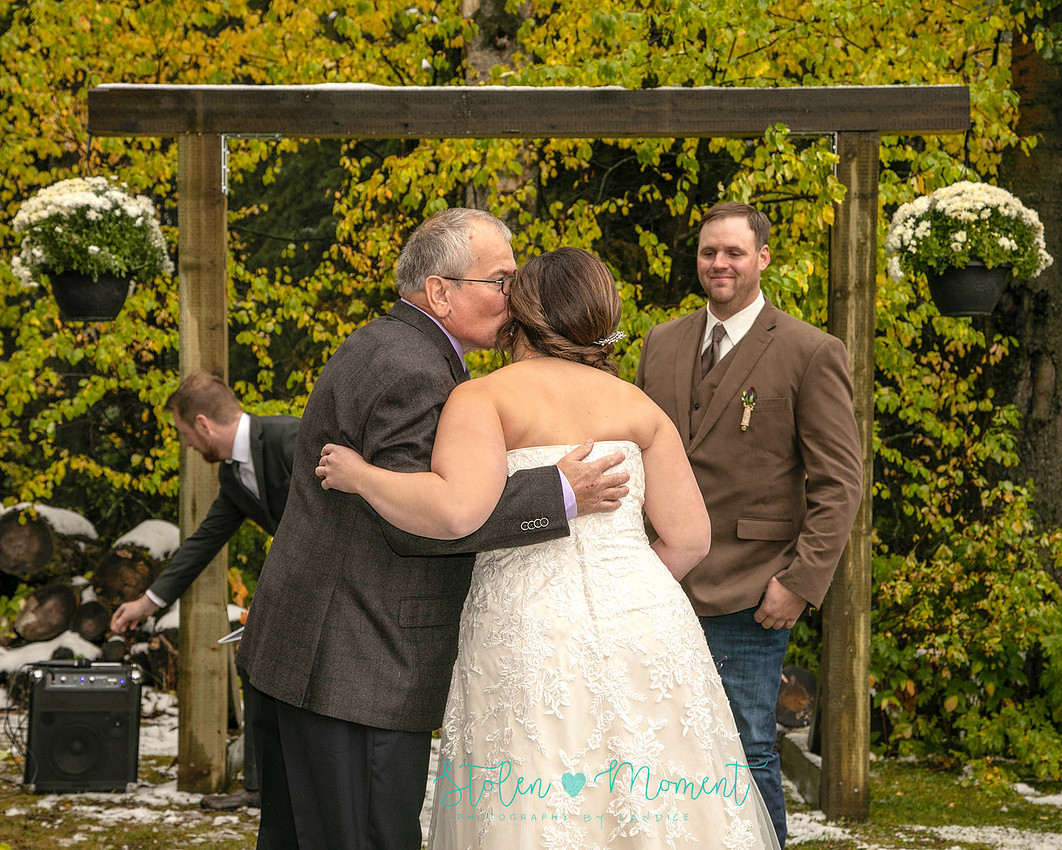 a chilly fall country wedding in Warburg, Alberta