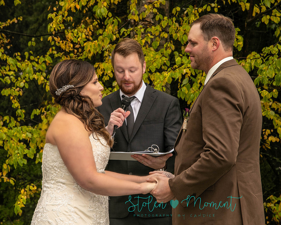 a chilly fall country wedding in Warburg, Alberta