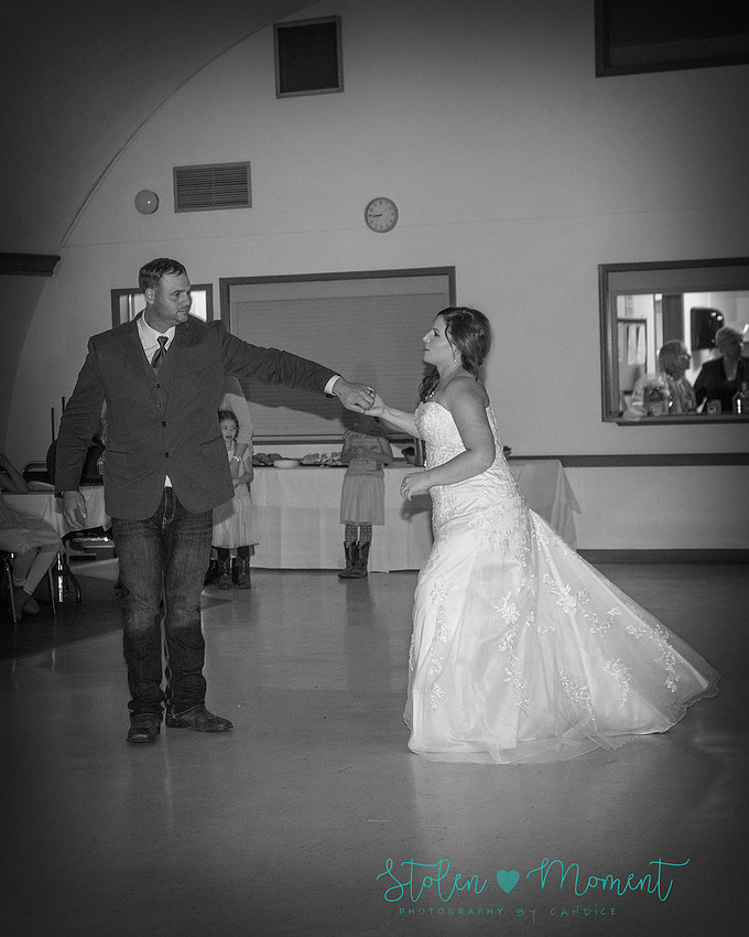 a chilly fall country wedding in Warburg, Alberta